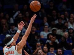 首秀8+4+2抢断！奥林匹亚科斯蒙特・莫里斯久疏战阵，欧联杯关键战展现即战力，主帅称赞未来可期 | 篮球球星动态