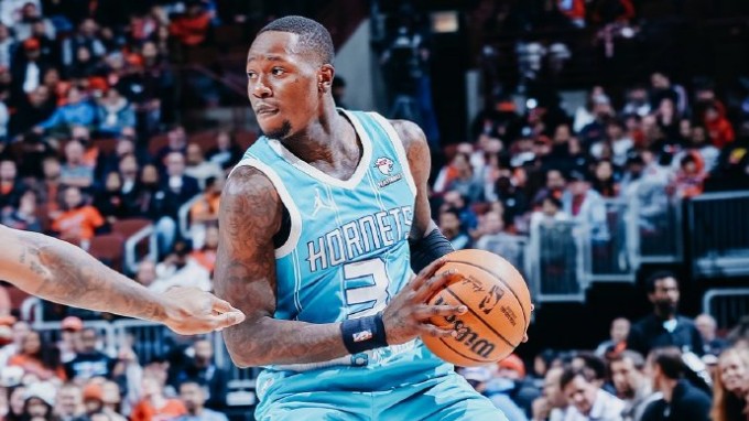 小萨补篮准绝杀引爆天王山之战，国王险胜热火上演精彩对决 赛事点评 | NBA录像高清回放