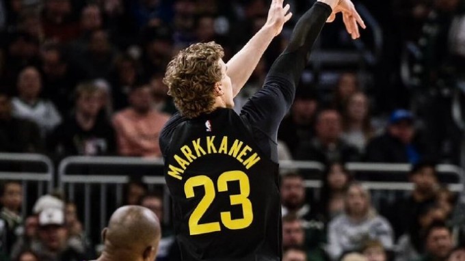 亚历山大连续80场20+里程碑，超越名宿罗伯逊创雷霆队史新纪录 赛事点评 | NBA录像高清回放