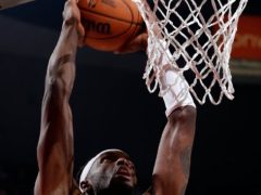 里程碑之夜聚首！勇士库里23分破26000分 水花兄弟圣诞大战胜独行侠 | 篮球球星动态