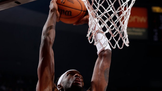 加时鏖战！勇士凭借关键三分险胜步行者，库里砍下30+ 赛事点评 | NBA录像高清回放