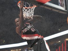 圣诞夜双喜临门！尼克斯唐斯擒骑士赢球后 成功求婚女友乔丹 – 伍兹 | 篮球球星动态