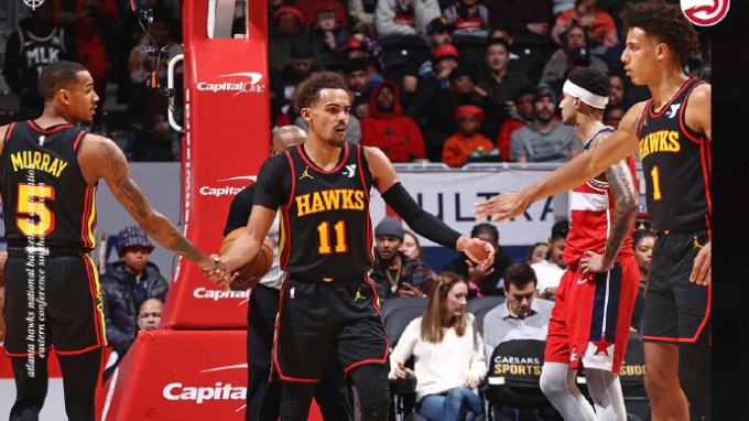 独行侠vs太阳：东契奇布克得分王之争激烈上演，精彩赛事在线不容错过！| 赛事在线 | 高清在线