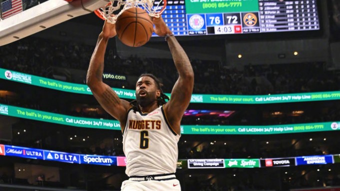 NBA总决赛巅峰对决！勇士绿衫军谁能称霸赛场？库里三分雨浇灭波士顿铁血防线|篮球球星动态